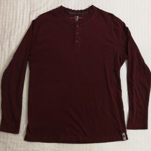 Burgundy long sleeve tee-shirt. Brand, Black & Brown. Men's Large.